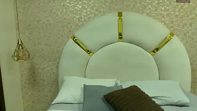 Emmy_rose25 from StripChat