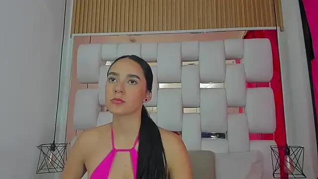 EmmyCruzZ from StripChat