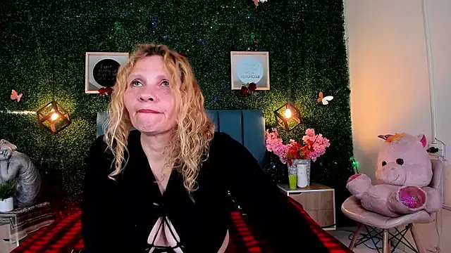 Evangelyne_rose from StripChat