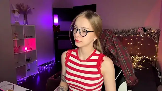 EvaPeace from StripChat