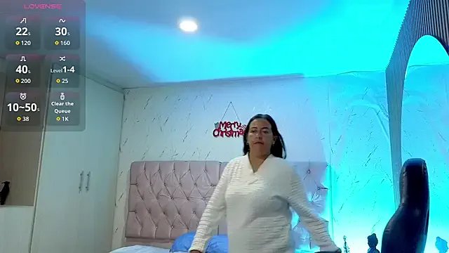 evelyn_harpeery from StripChat