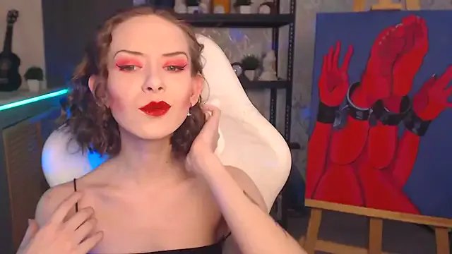 FascinatingEyess from StripChat