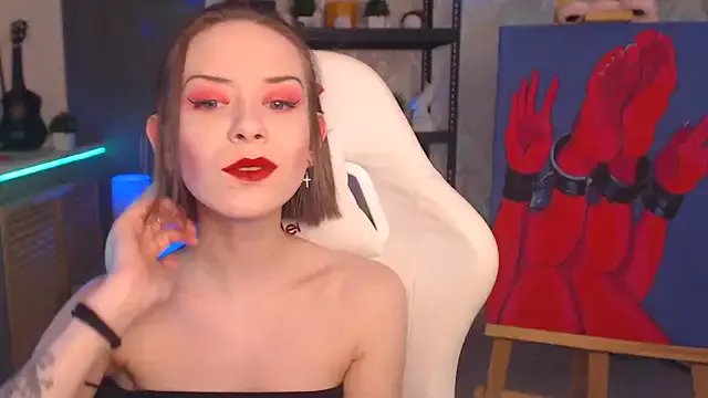 FascinatingEyess from StripChat