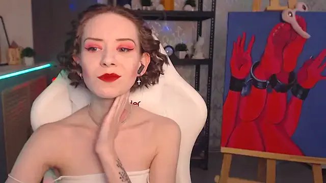 FascinatingEyess from StripChat