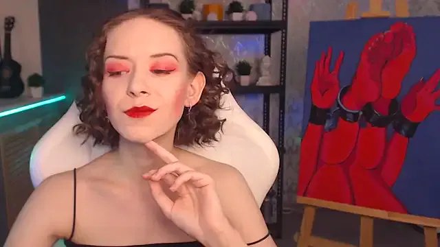 FascinatingEyess from StripChat