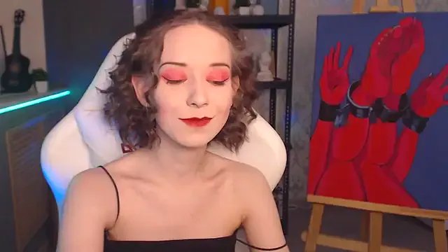 FascinatingEyess from StripChat