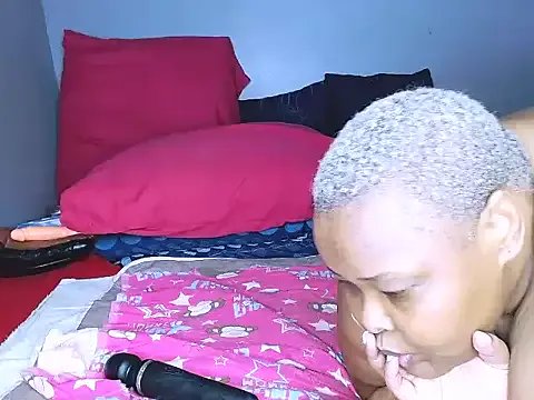 fatafricanqueen from StripChat