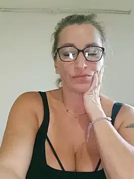 Fifi83Bell from StripChat