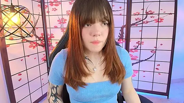 Fluffy_Bubble21 from StripChat