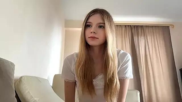FruityXo from StripChat is Freechat