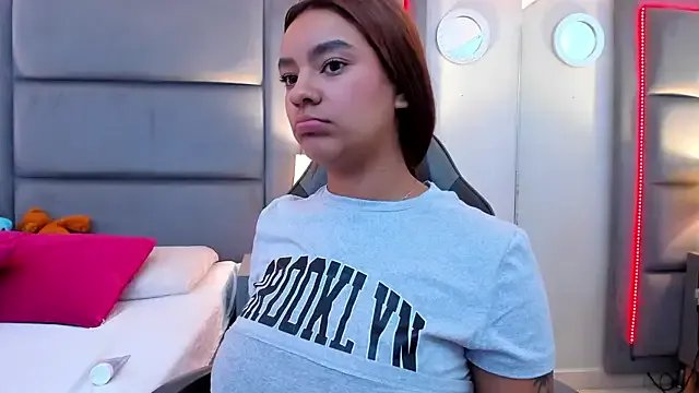 GabyMoreau from StripChat