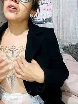 Gatithaaa from StripChat