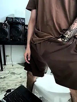 giannis090 from StripChat