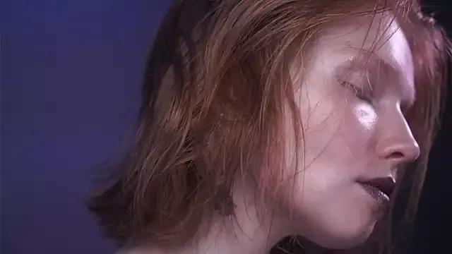Naked Room ginger_hugs 
