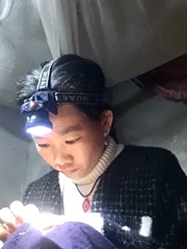 gio-thu from StripChat