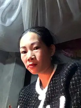 gio-thu from StripChat