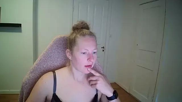 Girlnina-1995 from StripChat