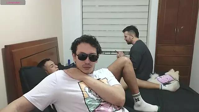 Naked Room hardaftercum 