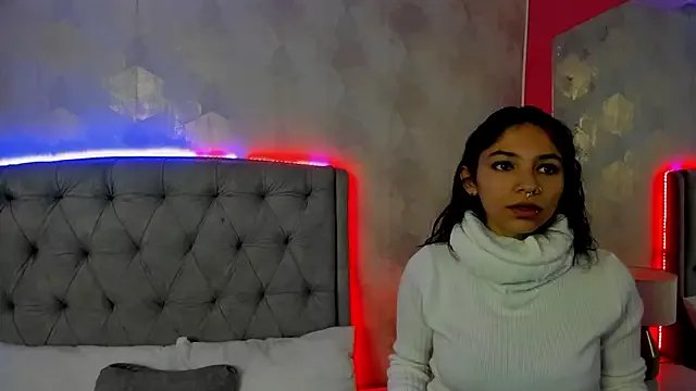 HazelMoret from StripChat