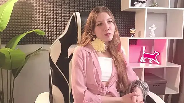 HazeLuneth from StripChat