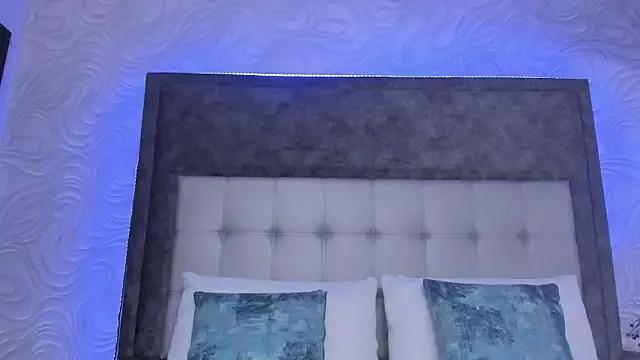 helen_larkin on StripChat 