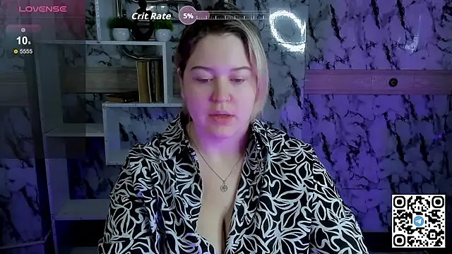 HelenHartt on StripChat 