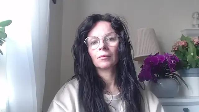 HelenLuxx from StripChat