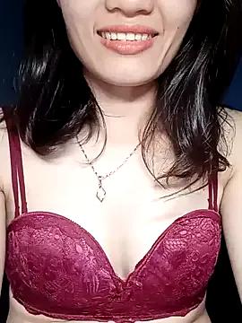 Hinna_x from StripChat