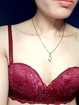 Hinna_x from StripChat