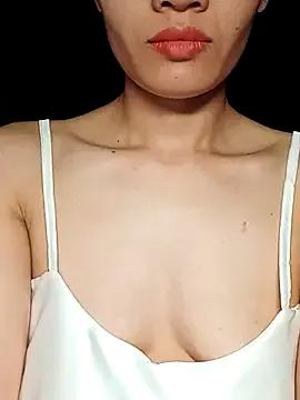 Hinna_x from StripChat