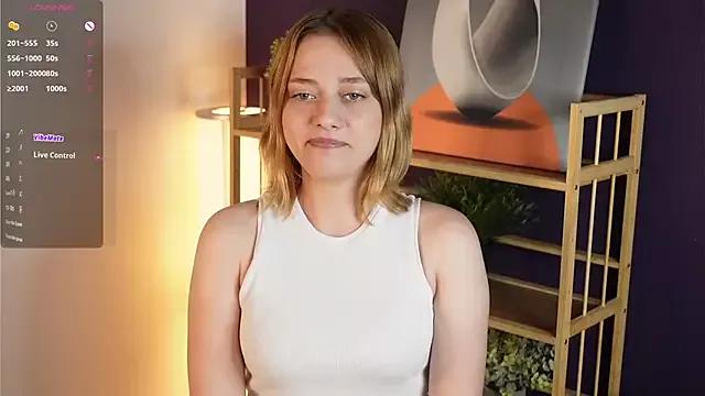 HollieCollelo from StripChat