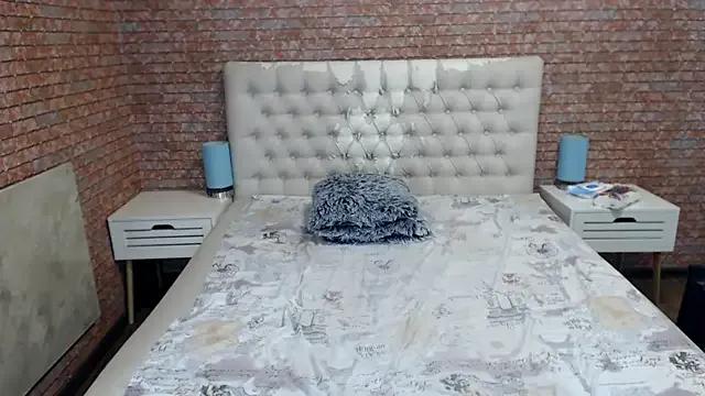 Holliy_Cooper from StripChat