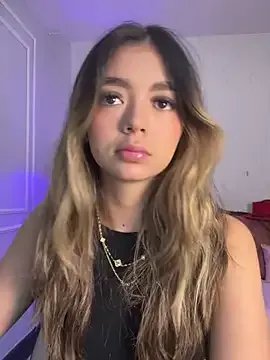 HoneyMollyX from StripChat