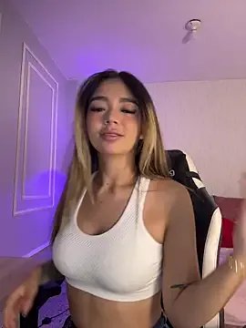HoneyMollyX from StripChat