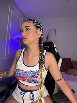 HoneyMollyX from StripChat