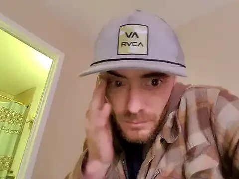 Huntzg23 from StripChat