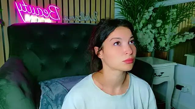 IchTahira from StripChat