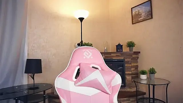 IleanaPishko from StripChat