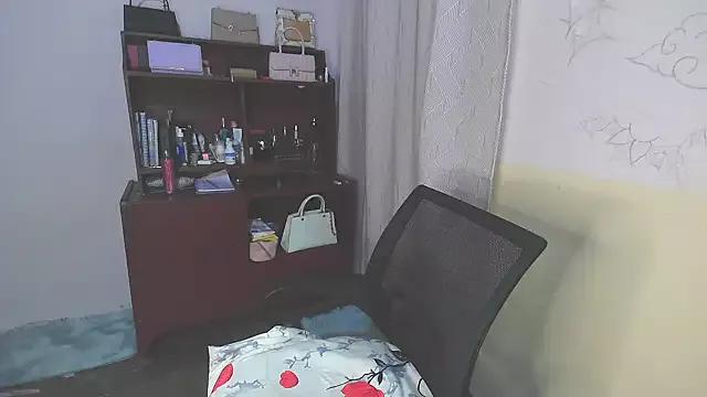 im_miauhg from StripChat