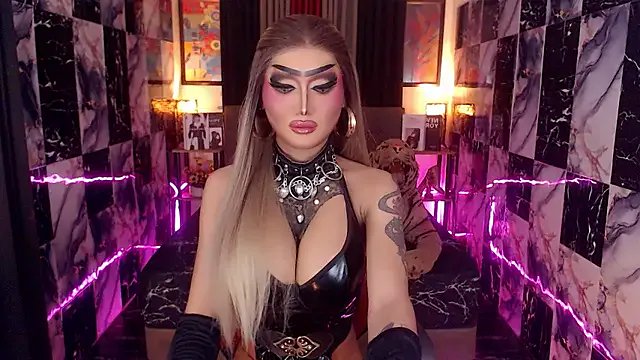 IndestructibleLily from StripChat