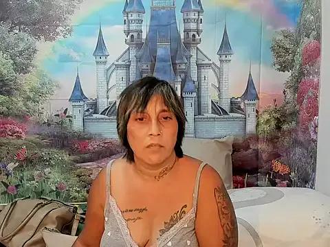 indianroxy on StripChat 