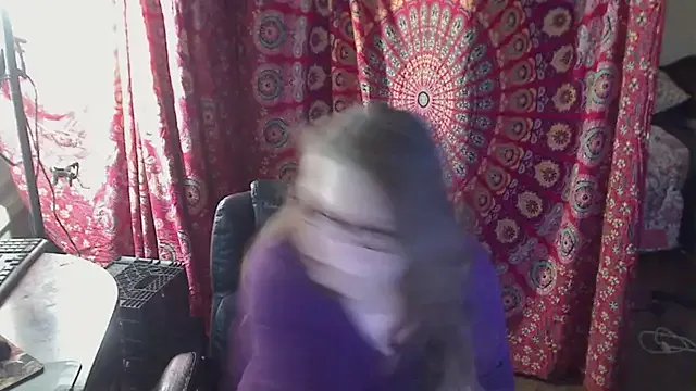 Ireallysquirt from StripChat