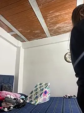 Iris_love18 on StripChat 