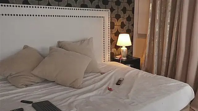 IsabelaWhite from StripChat