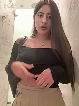 Isabella21_ from StripChat