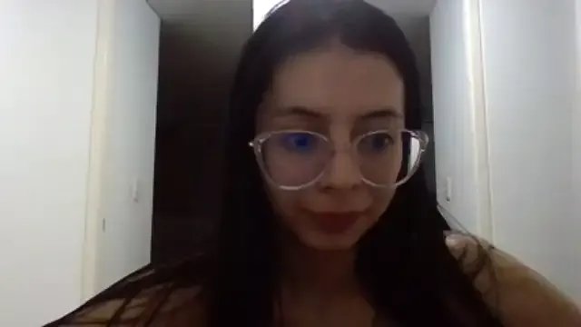 IsabellaJames from StripChat