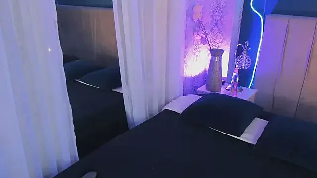 JeanneSabatier from StripChat