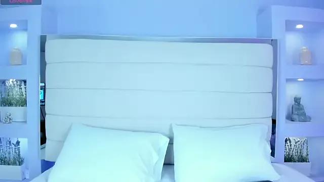 Naked Room JessyEvans 
