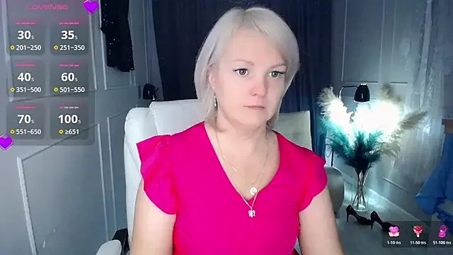 Juarnea from StripChat