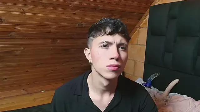 Justyn_Ross from StripChat is Freechat